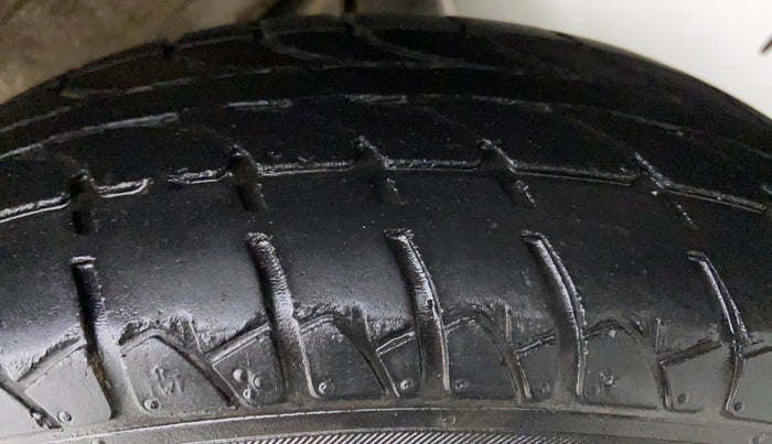 2017 Maruti Wagon R 1.0 LXI CNG, CNG, Manual, 39,558 km, Left Rear Tyre Tread