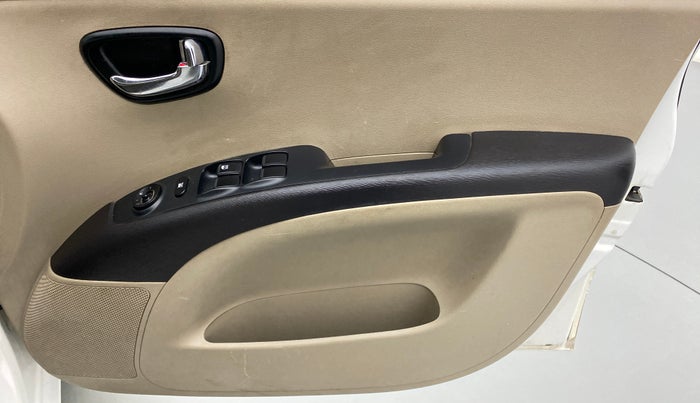 2013 Hyundai i10 MAGNA 1.2 KAPPA2, Petrol, Manual, 39,765 km, Driver Side Door Panels Control