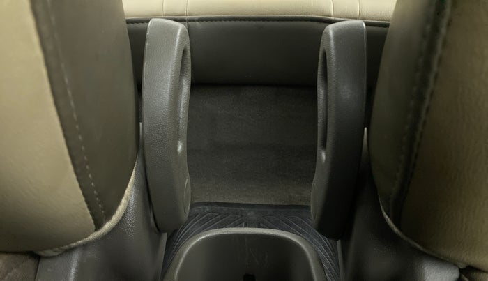 2013 Hyundai i10 MAGNA 1.2 KAPPA2, Petrol, Manual, 39,765 km, Driver Side Adjustment Panel