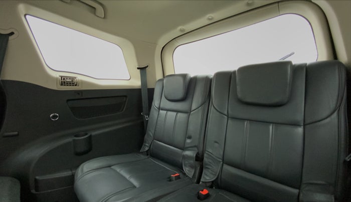 2017 Mahindra XUV500 W10 FWD, Diesel, Manual, 65,473 km, Third Seat Row ( optional )