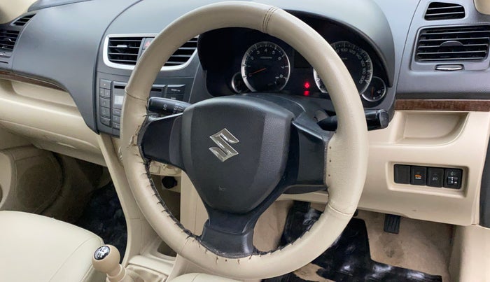 2014 Maruti Swift Dzire VXI, Petrol, Manual, 47,372 km, Steering wheel - Steering cover is minor torn