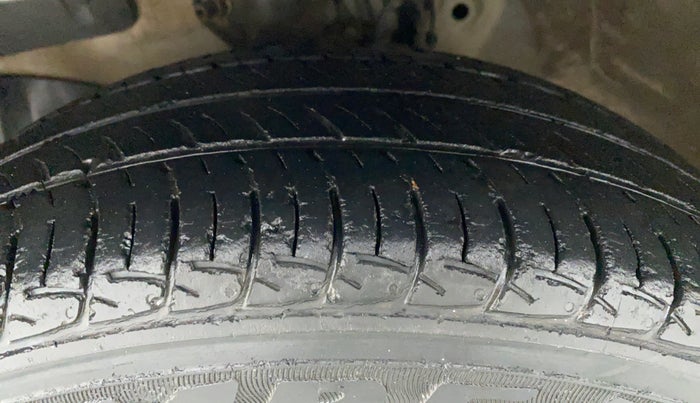 2015 Honda Amaze 1.2 VXMT I VTEC, Petrol, Manual, 21,789 km, Left Front Tyre Tread