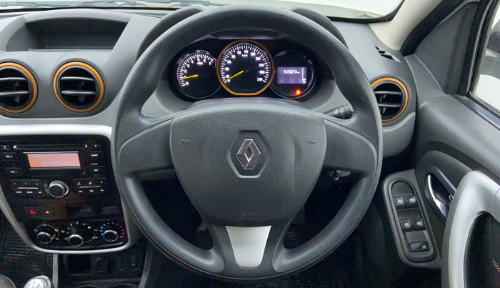 2016 Renault Duster RXL 85PS EXPLORE, Diesel, Manual, 52,305 km, Steering Wheel Close Up