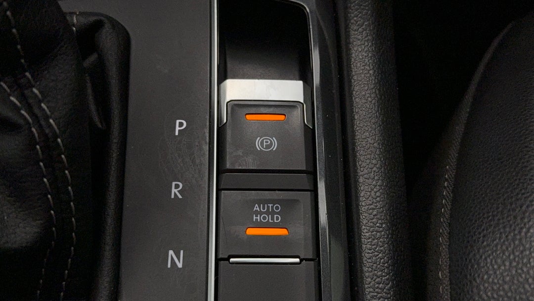 2019 Volkswagen Tiguan 132 Tsi R-line Edition, Automatic, 68171 km, Handbrake