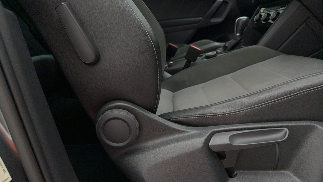 2019 Volkswagen Tiguan 132 Tsi R-line Edition, Automatic, 68171 km, Drivers Side Adjustment Panel