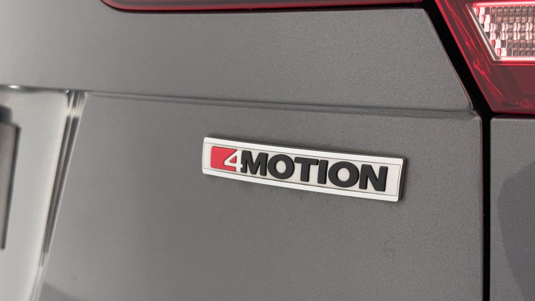 2019 Volkswagen Tiguan 132 Tsi R-line Edition, Automatic, 68171 km, Badge (Boot Right Side)