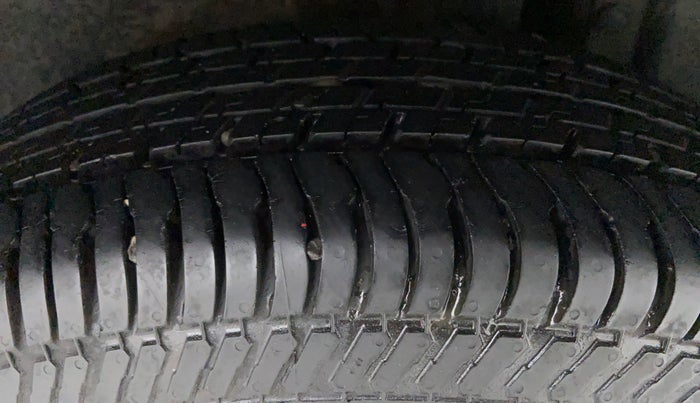 2012 Maruti Swift VXI D, Petrol, Manual, 38,776 km, Left Rear Tyre Tread