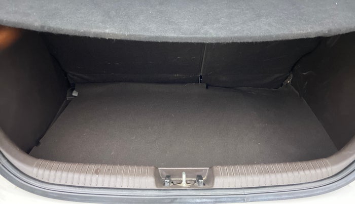 2011 Hyundai i20 SPORTZ 1.2 O, Petrol, Manual, 14,916 km, Boot Inside