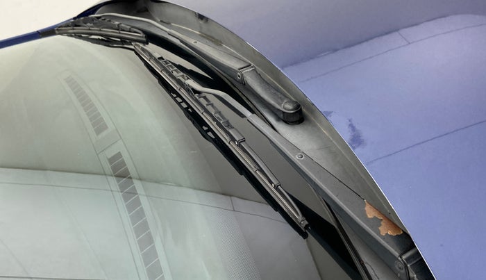 2013 Volkswagen Polo COMFORTLINE 1.2L PETROL, Petrol, Manual, 70,159 km, Front windshield - Wiper Blade Broken/Rusted