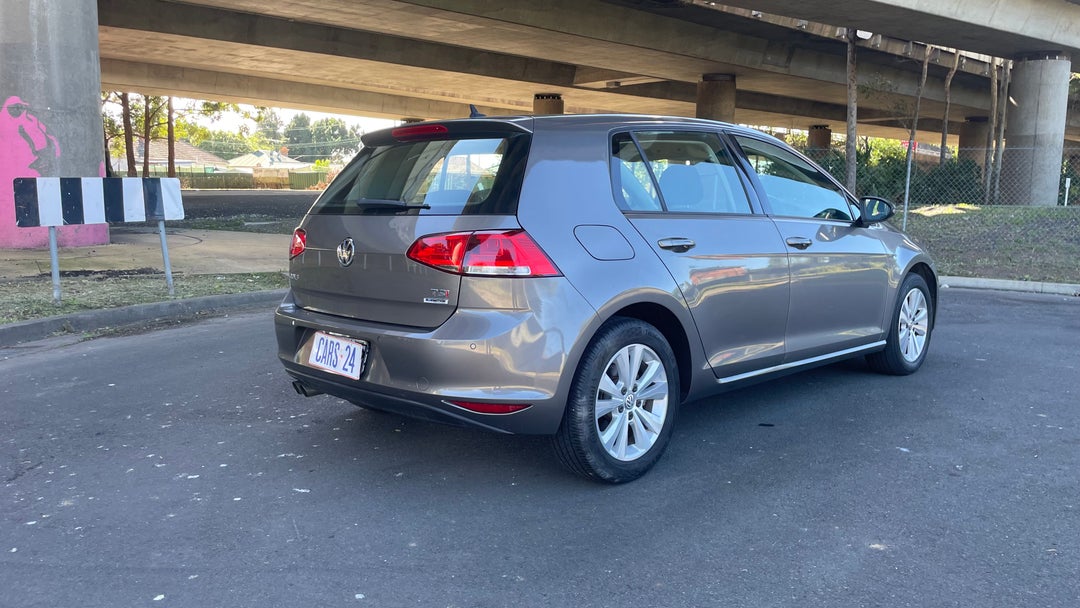 Right Back Diagonal (45- Degree) View