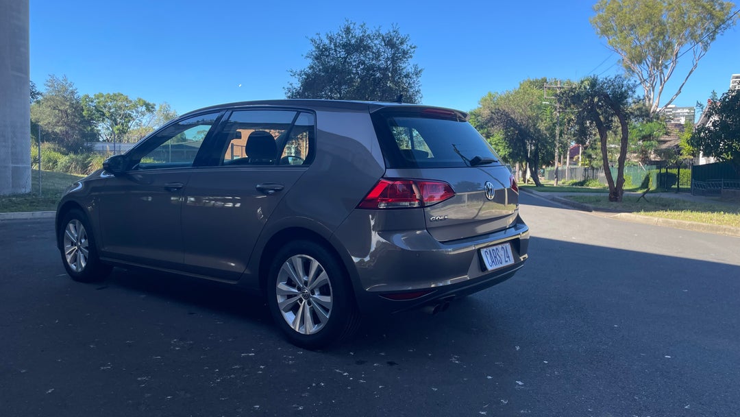 Left Back Diagonal (45- Degree) View