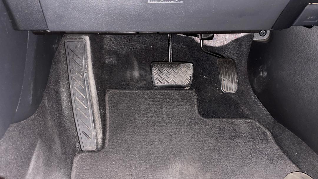 2018 Toyota C-HR (2WD), Automatic, 82458 km, Pedals and Footmat