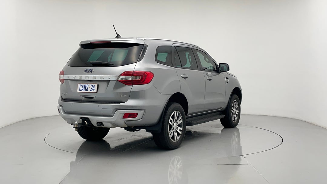 Right Back Diagonal (45- Degree) View