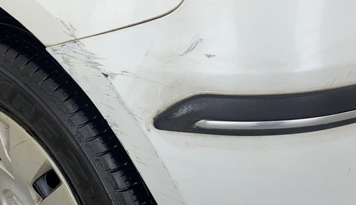 2012 Maruti Swift VXI D, CNG, Manual, 67,917 km, Rear bumper - Minor scratches
