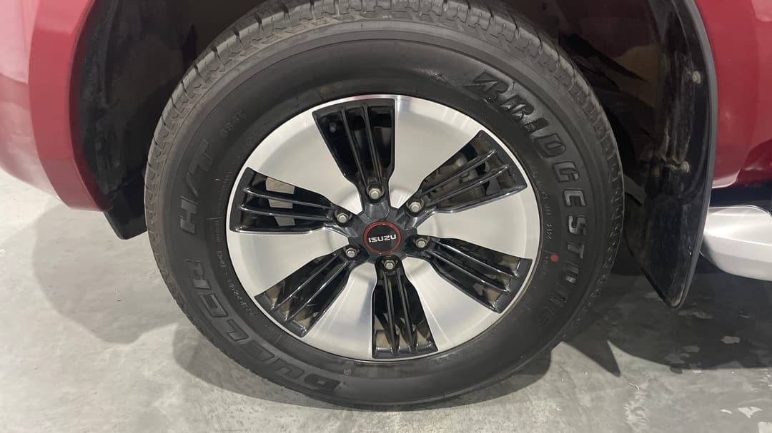 2022 Isuzu D-MAX Ls-u+ (4x4), Automatic, 60846 km, Left Front Wheel