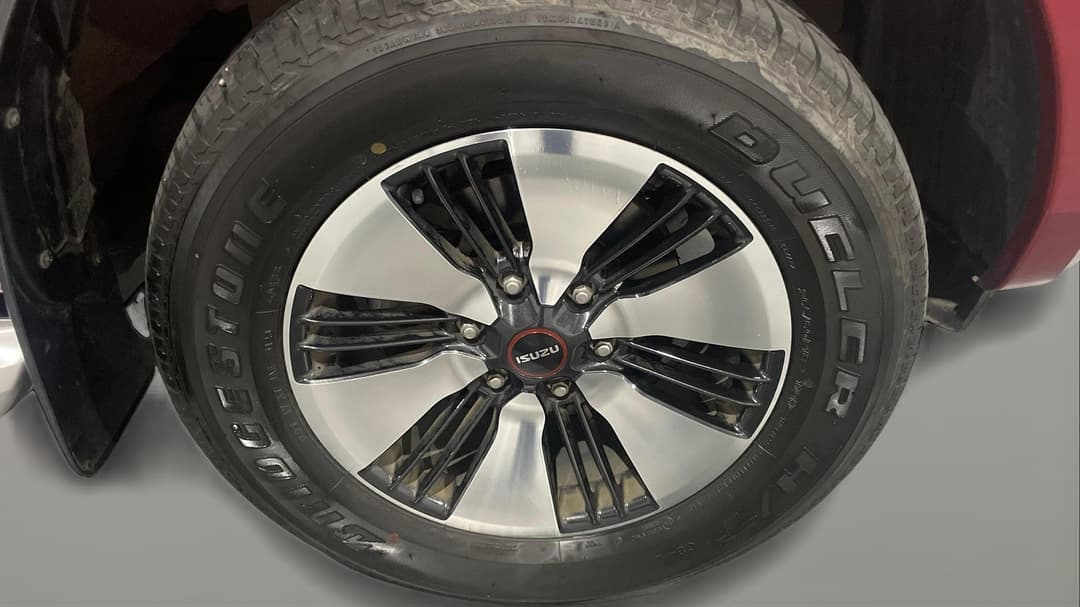 2022 Isuzu D-MAX Ls-u+ (4x4), Automatic, 60846 km, Right Front Wheel