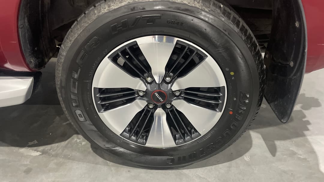 2022 Isuzu D-MAX Ls-u+ (4x4), Automatic, 60846 km, Left Rear Wheel