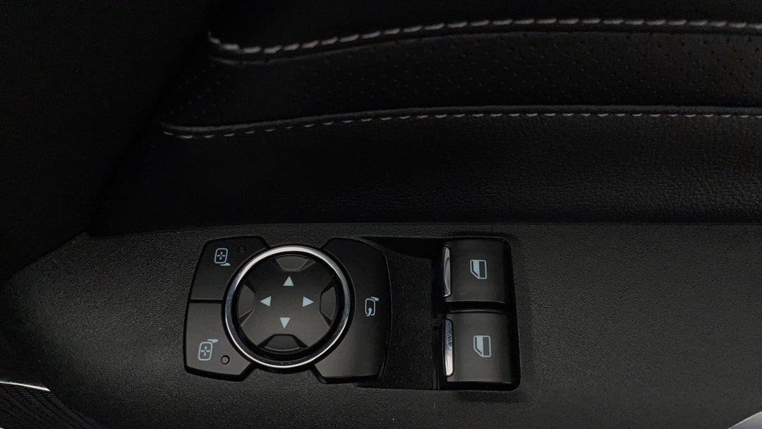 2022 Ford Mustang Gt 5.0 V8, Automatic, 6826 km, Drivers Side Door Panel Controls