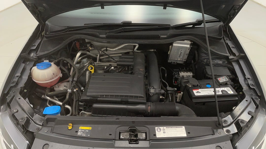 2017 Volkswagen Polo 81 Tsi Comfortline, Automatic, 73127 km, Open Bonnet (Engine)