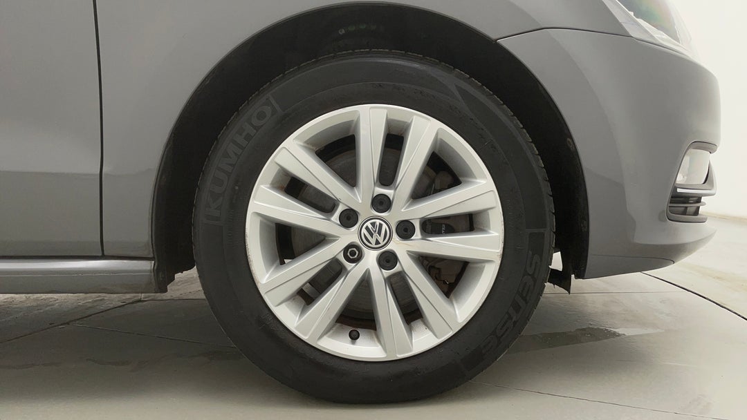 2017 Volkswagen Polo 81 Tsi Comfortline, Automatic, 73127 km, Right Front Wheel