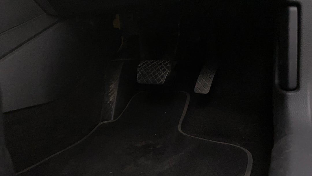 2017 Volkswagen Polo 81 Tsi Comfortline, Automatic, 73127 km, Pedals and Footmat