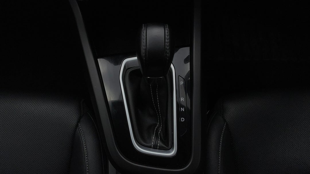 2023 Renault Arkana Zen, Automatic, 50770 km, Gear Lever 