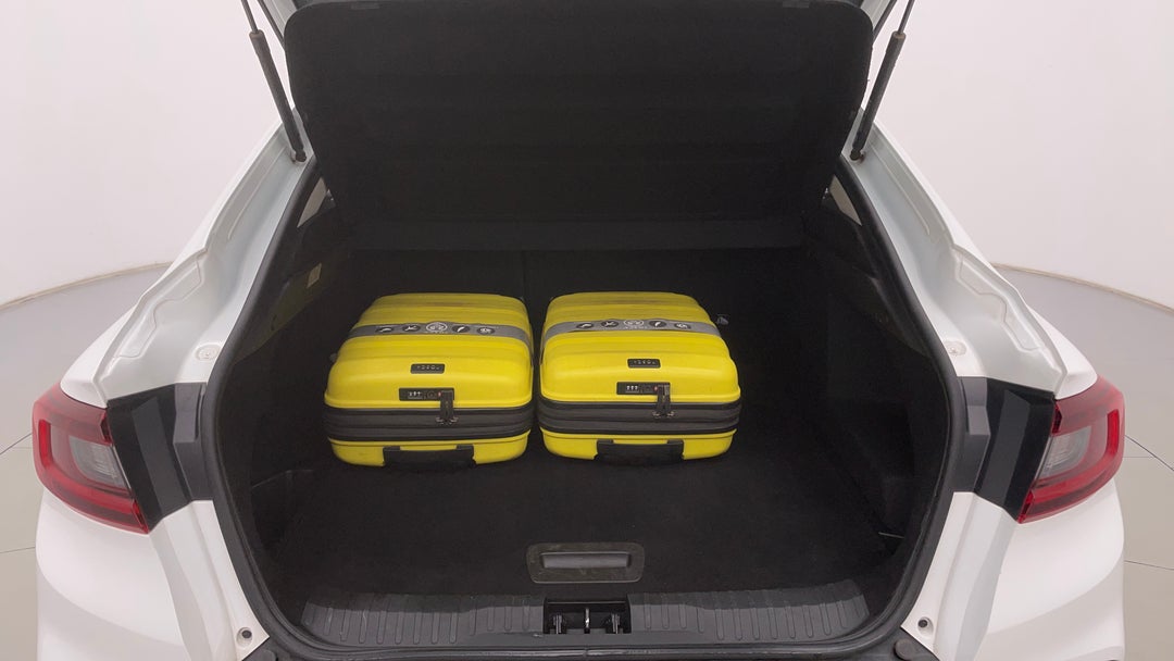 2023 Renault Arkana Zen, Automatic, 50770 km, Boot Inside View with Luggage