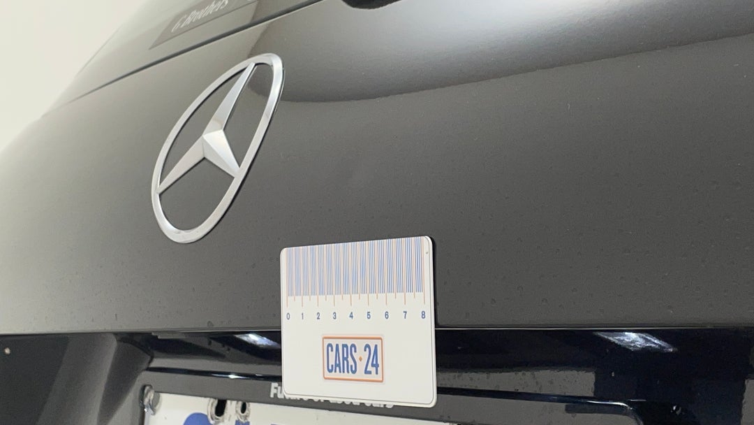 Boot / Tailgate Tailgate Dent