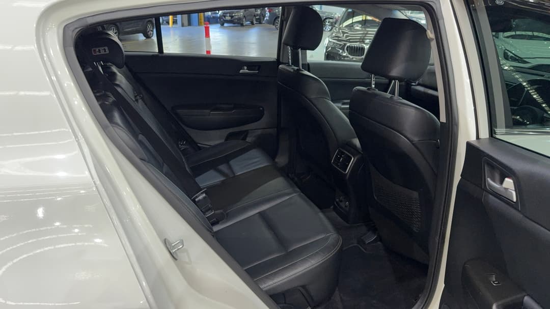 2016 Kia Sportage Sli (AWD), Automatic, 111084 km, Right Side Rear Door Cabin View