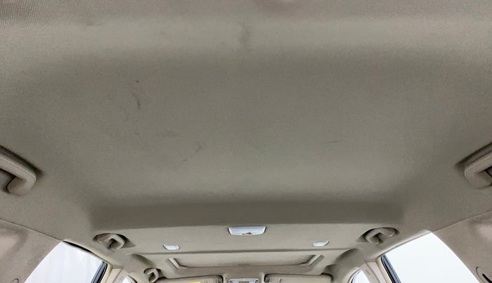 2016 Mahindra XUV500 W10 AWD AT, Diesel, Automatic, 55,591 km, Ceiling - Roof lining is slightly discolored