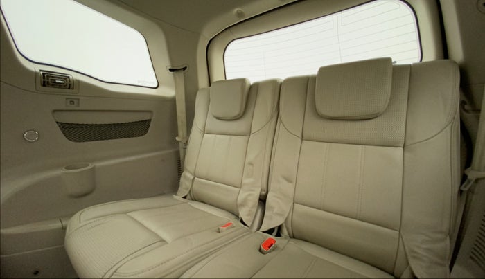 2016 Mahindra XUV500 W10 AWD AT, Diesel, Automatic, 55,591 km, Third Seat Row ( optional )