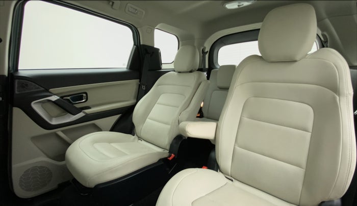 2021 Tata Safari XZA PLUS, Diesel, Automatic, 50,416 km, Reclining Back Row Seats