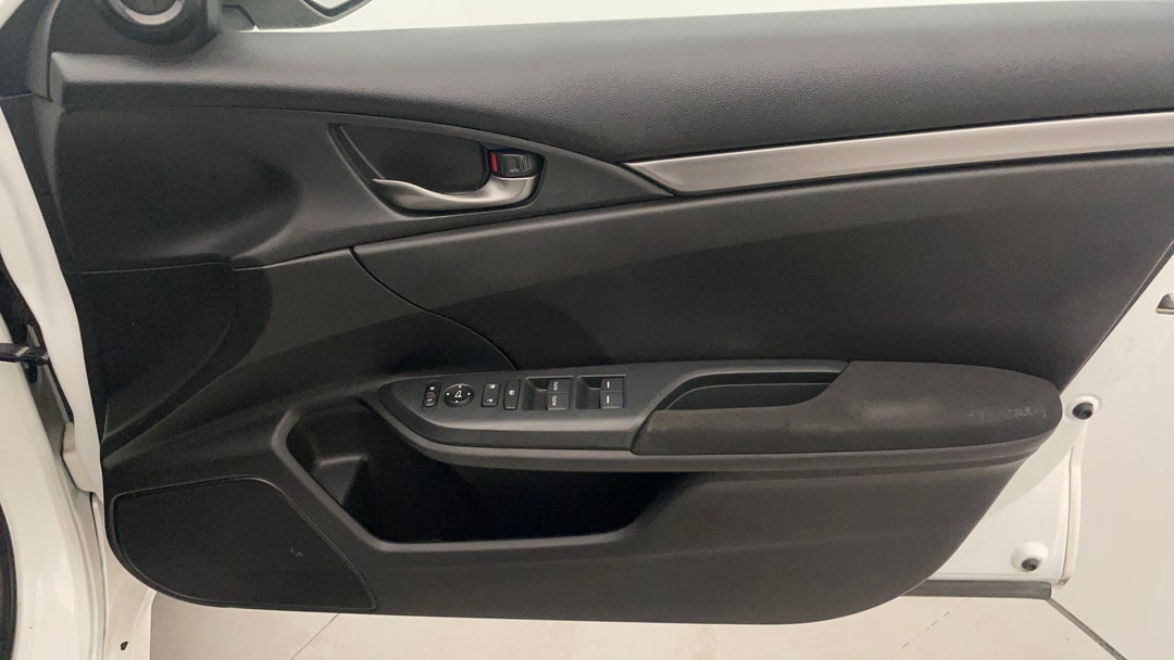 2017 Honda Civic Vti, Automatic, 99020 km, Speaker View