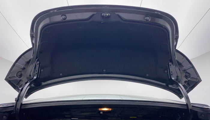 2015 Hyundai New Elantra SX 1.8 AT, Petrol, Automatic, 47,379 km, Boot Door Open