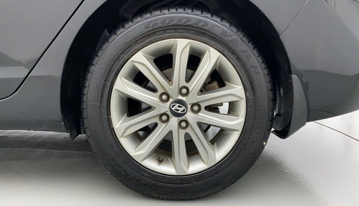2015 Hyundai New Elantra SX 1.8 AT, Petrol, Automatic, 47,379 km, Left Rear Wheel