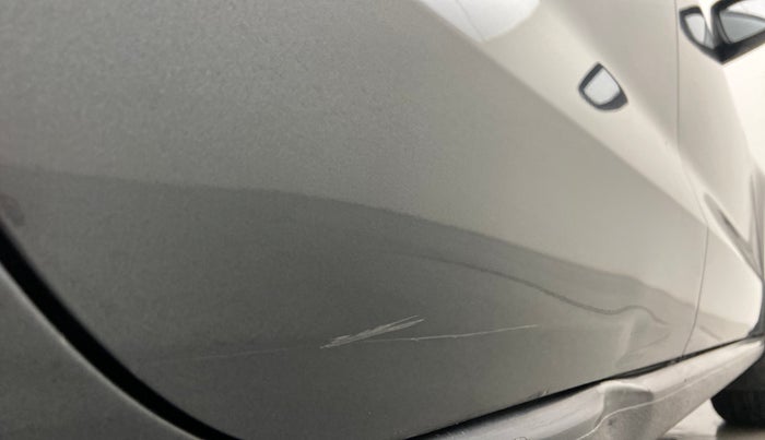 2019 Volkswagen Vento COMFORTLINE MT PETROL, Petrol, Manual, 17,439 km, Right rear door - Minor scratches