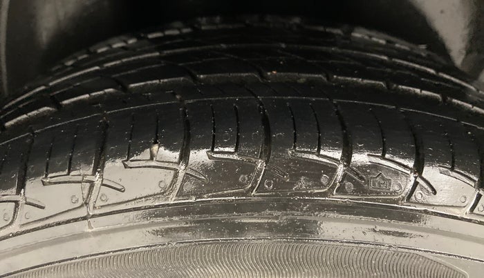 2019 Volkswagen Vento COMFORTLINE MT PETROL, Petrol, Manual, 17,439 km, Right Rear Tyre Tread