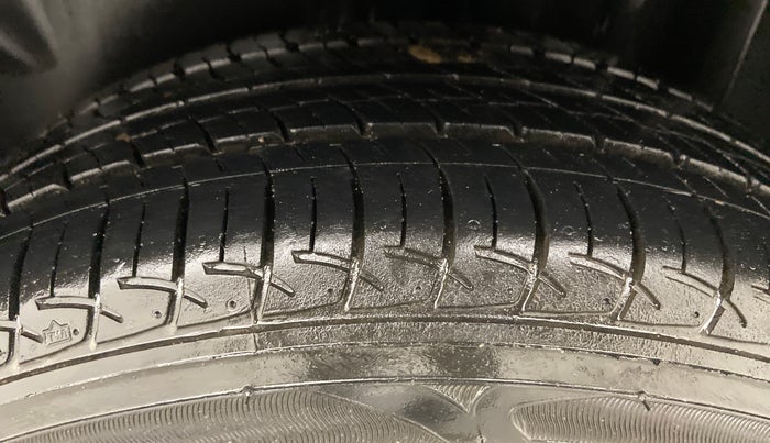 2019 Volkswagen Vento COMFORTLINE MT PETROL, Petrol, Manual, 17,439 km, Left Rear Tyre Tread