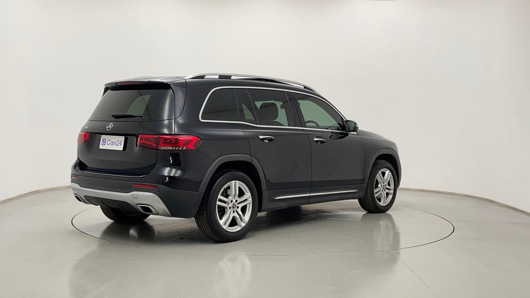 Right Back Diagonal (45- Degree) View