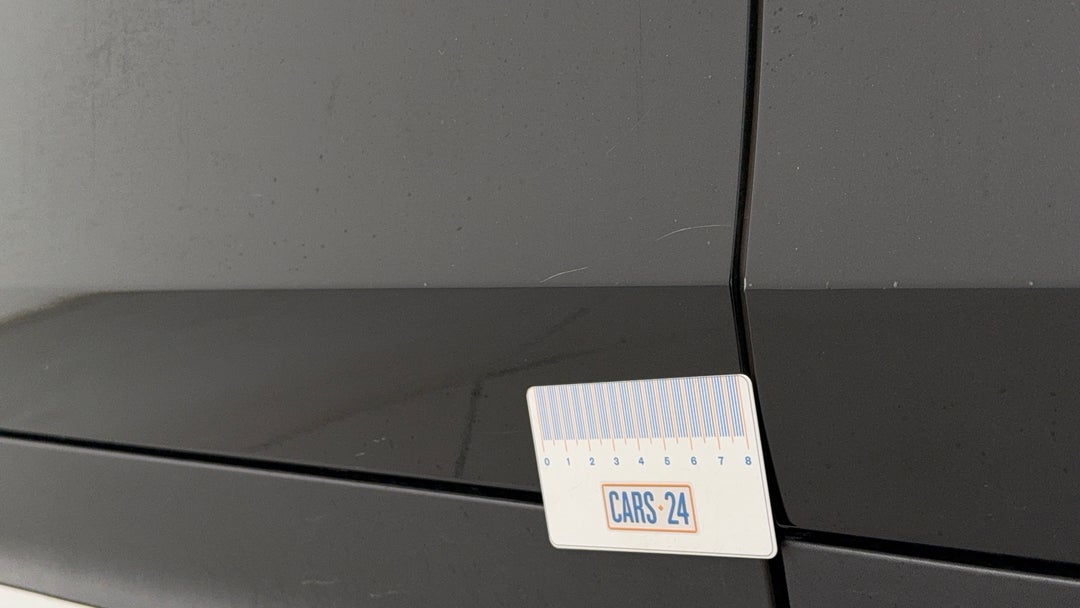 Doors Rear RHS Scratch