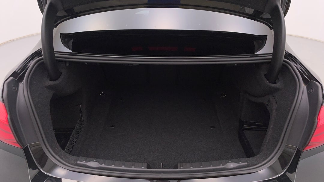 2015 BMW 3 30i M Sport, Automatic, 102779 km, Boot Inside View