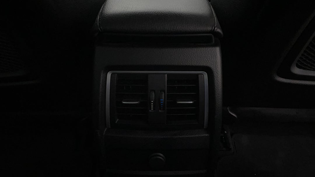 2015 BMW 3 30i M Sport, Automatic, 102779 km, Rear A/C Vent