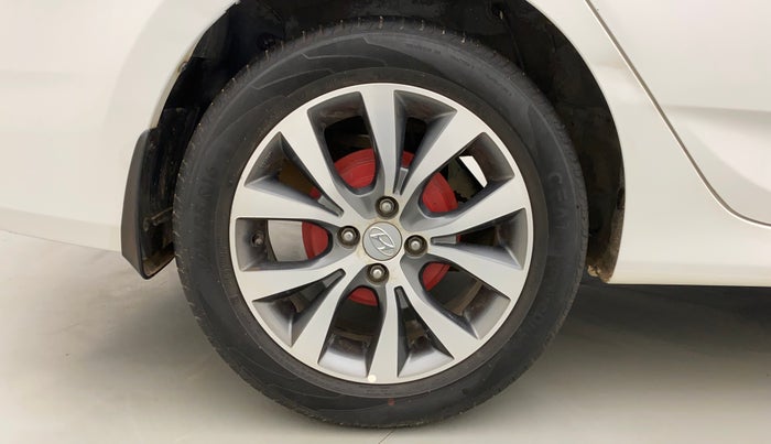 2017 Hyundai Verna 1.6 VTVT SX AT, Petrol, Automatic, 55,744 km, Right Rear Wheel