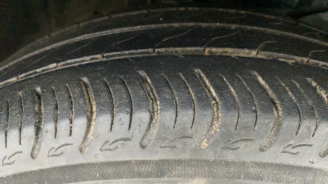 Right Front Tyre Tread