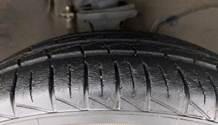 2020 Maruti Alto VXI, Petrol, Manual, 25,157 km, Right Front Tyre Tread