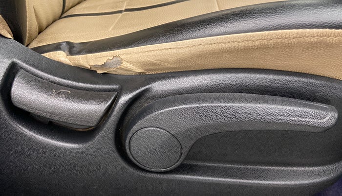 2018 Hyundai Creta 1.6 E + VTVT, Petrol, Manual, 39,813 km, Driver Side Adjustment Panel