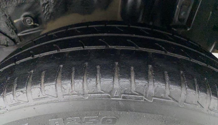 2012 Toyota Etios G, CNG, Manual, 72,593 km, Left Rear Tyre Tread