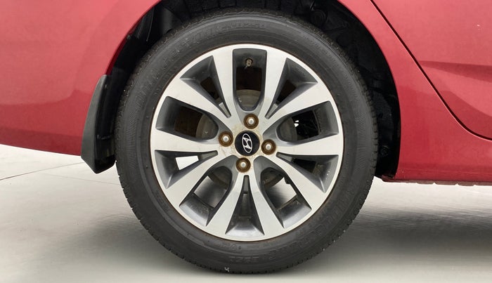 2016 Hyundai Verna FLUIDIC 1.6 SX VTVT, Petrol, Manual, 42,260 km, Right Rear Wheel