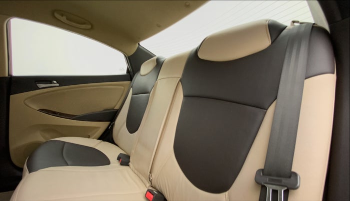 2016 Hyundai Verna FLUIDIC 1.6 SX VTVT, Petrol, Manual, 42,260 km, Right Side Rear Door Cabin