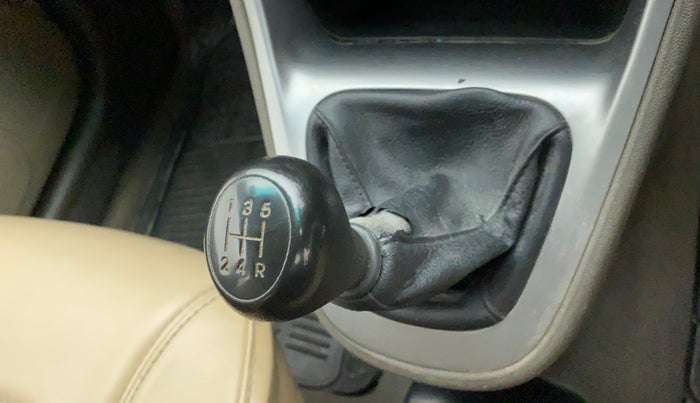 2011 Hyundai i10 MAGNA 1.2, Petrol, Manual, 74,697 km, Gear lever - Boot cover slightly torn